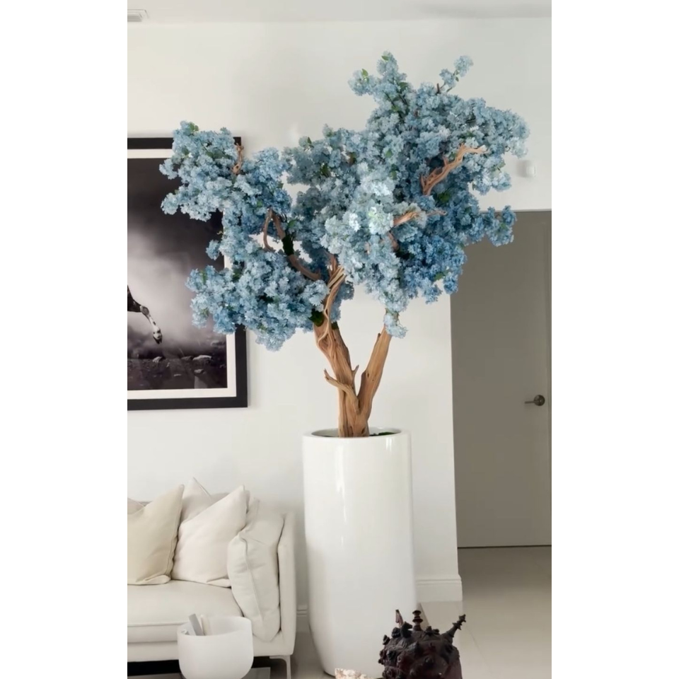 Vase Saint-Tropez blanc mat avec fleurs de cerisier bleues