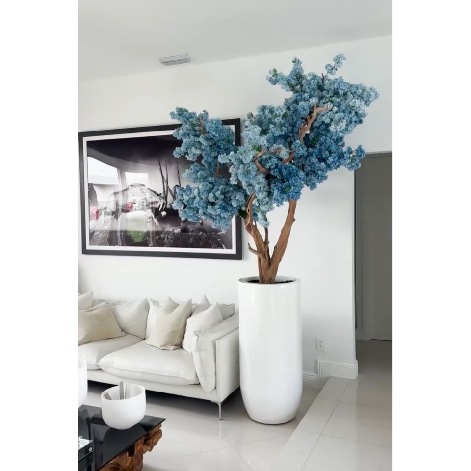 Vase Saint-Tropez blanc mat avec fleurs de cerisier bleues